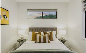 Pristine Modern Central Home - Netflix - Heatpump